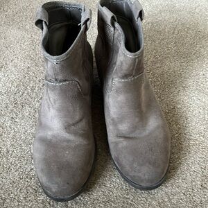 Mossimo supply tan booties size 7.5